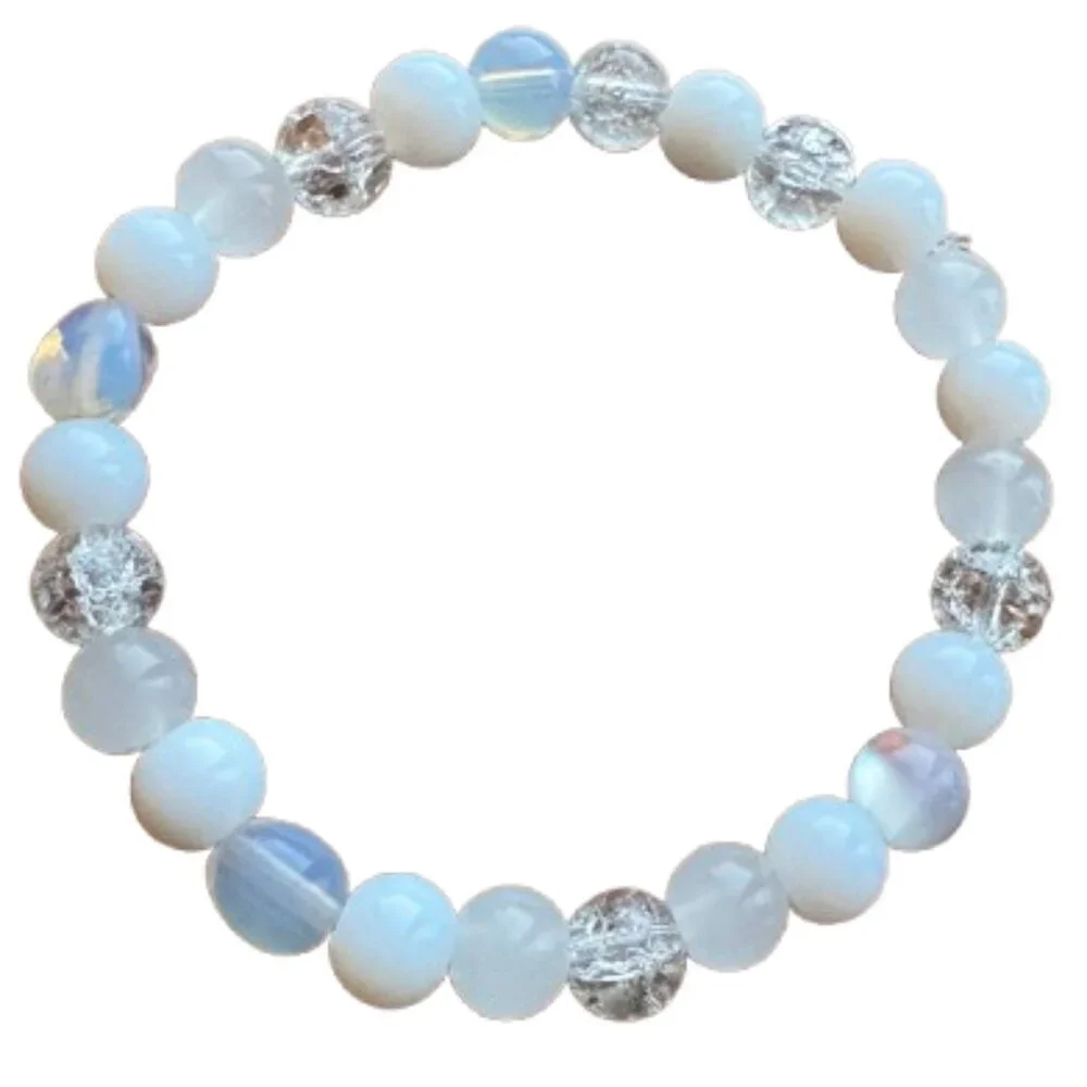 Opaque, crackled white and solid white beaded stretch bracelet. NWT (MJW022)